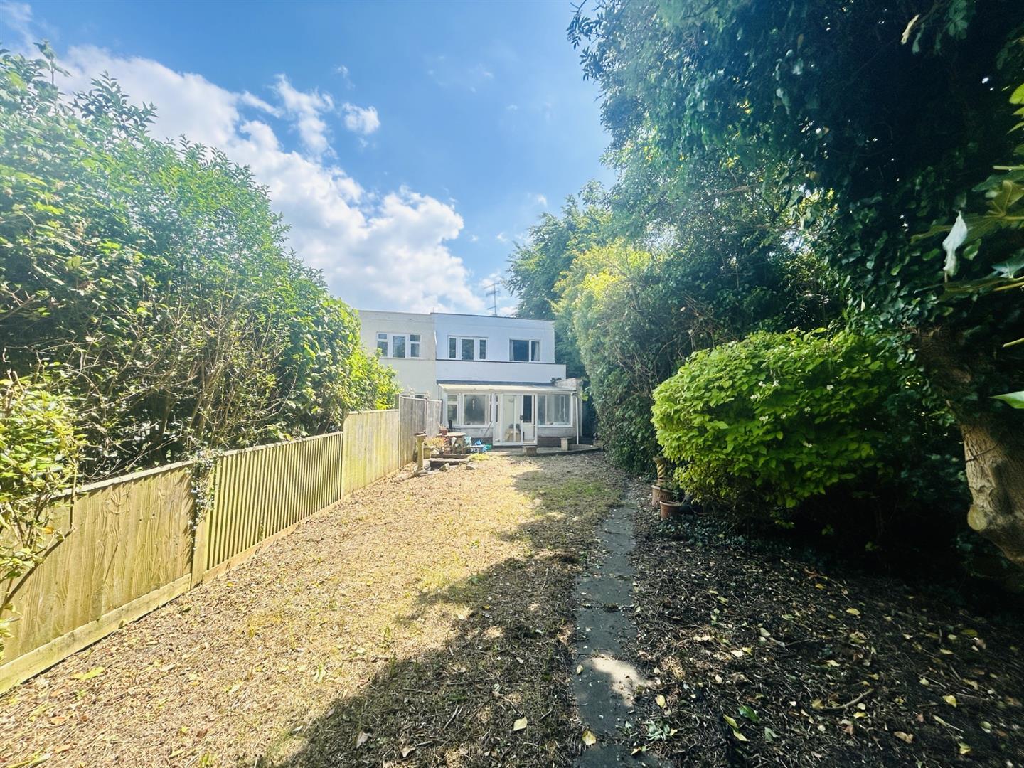 3 Bedroom House - Semi-Detached. Falmer Close in Eastbourne, East Sussex 21
